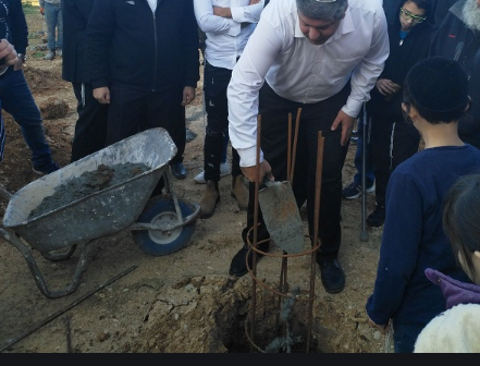 אבן פינה ביכנס.png