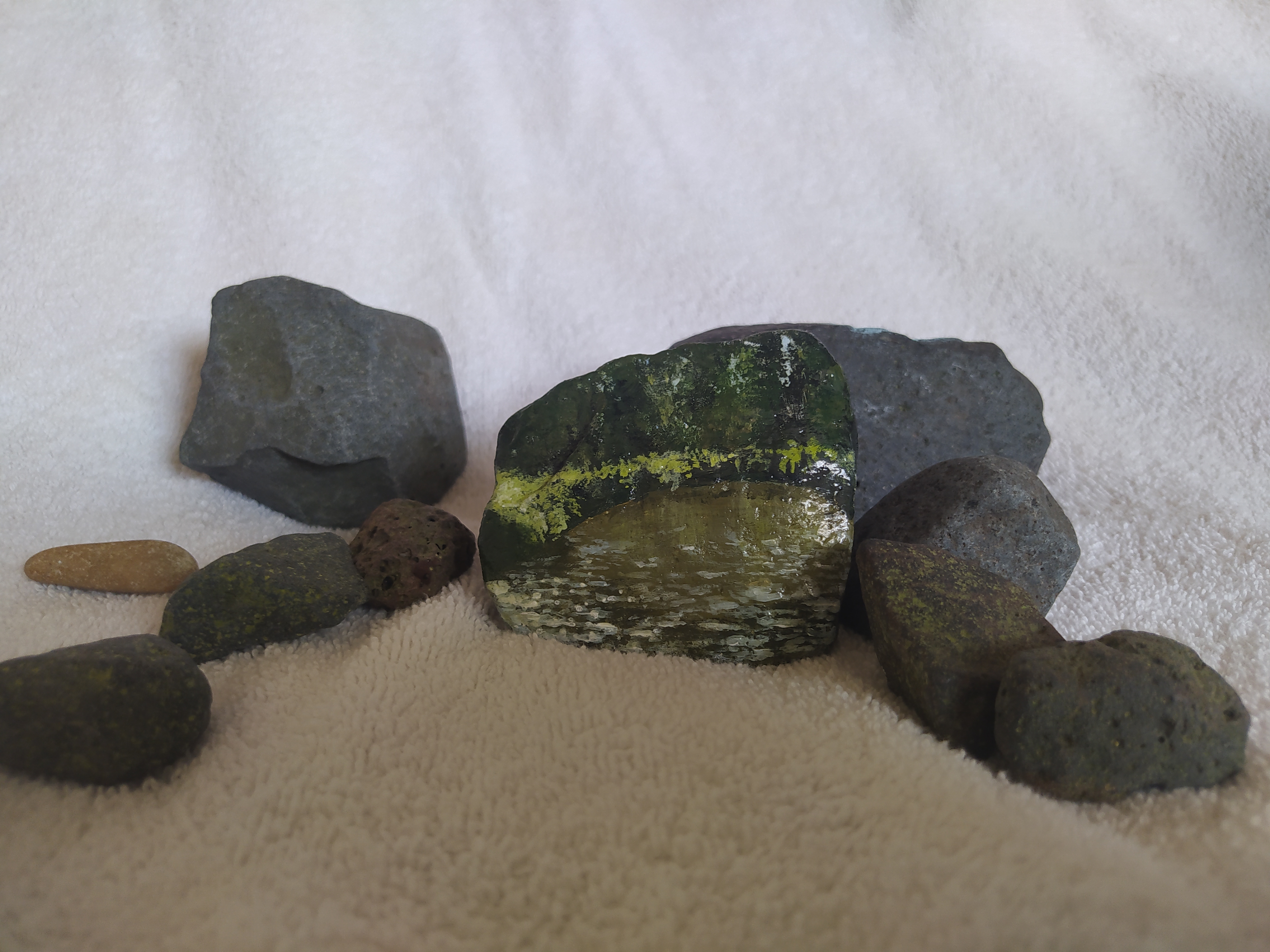 אבנים מהצפון.jpg