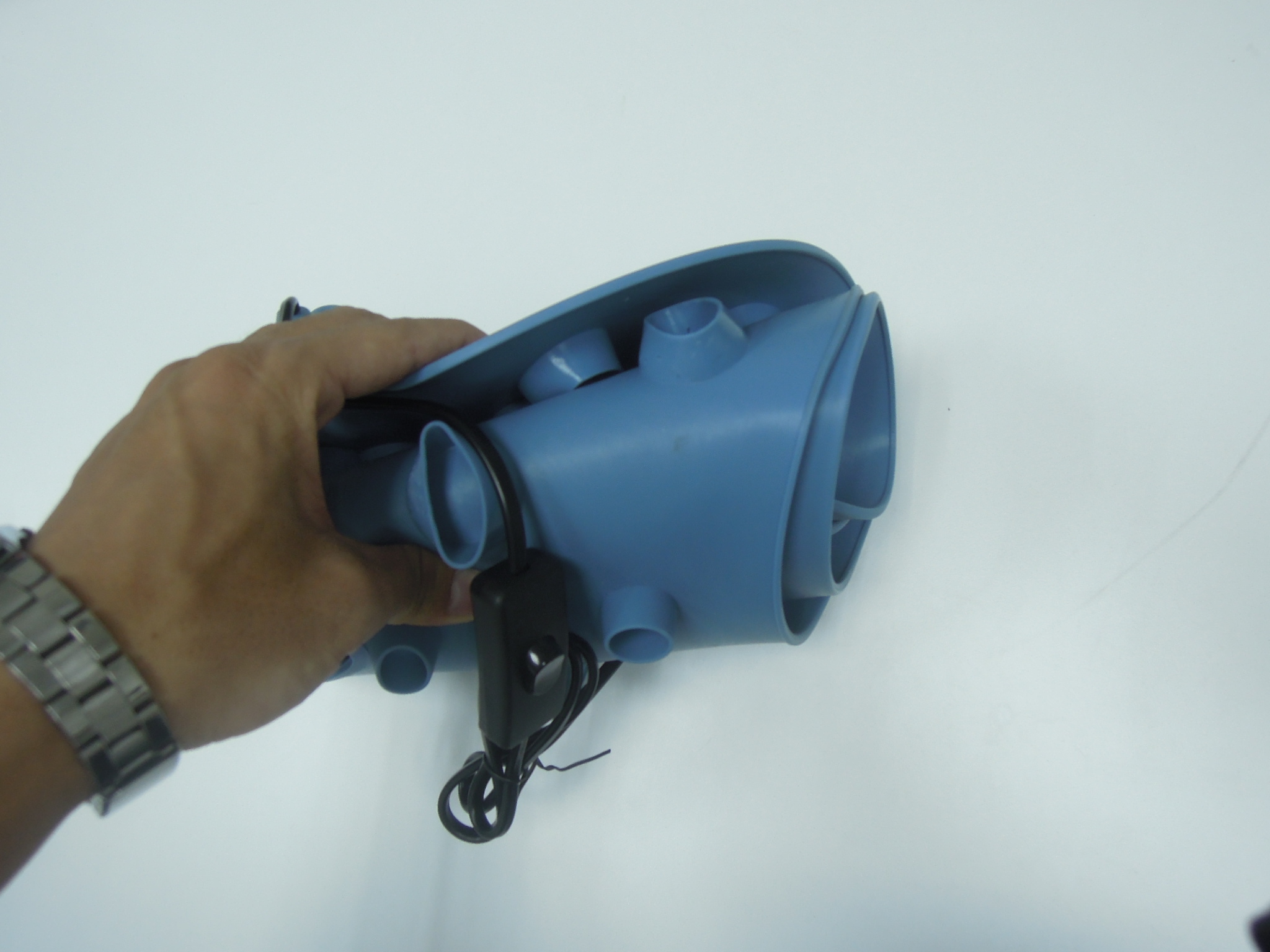 אב טיפוס ראשוני ללא מתכת- מקופל.jpg