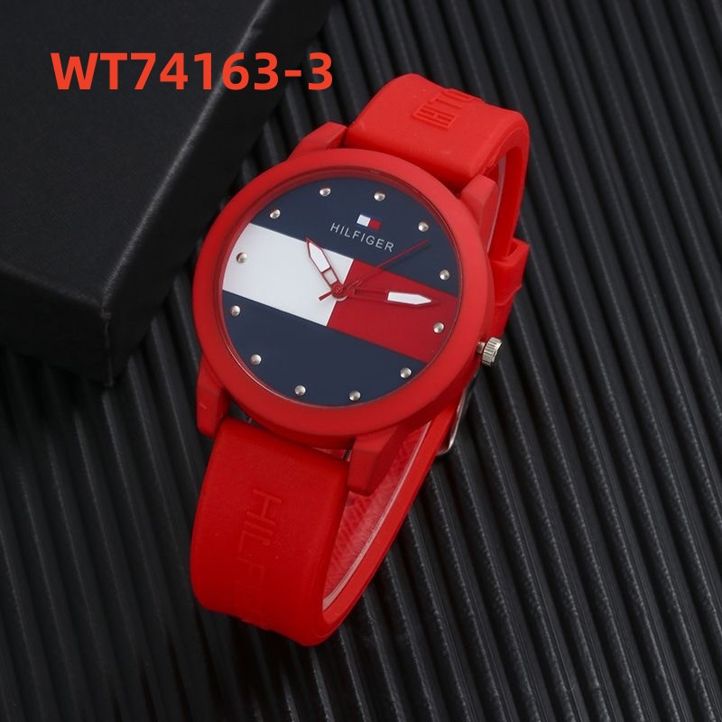 אדום טומי.jpg