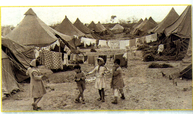 אוהלים במעברת ראש העין.jpg