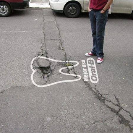 אורל בי - חור בשן.jpg