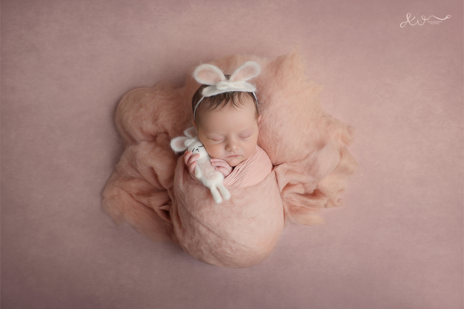 אילה וויג צלמת ניו בורן בבית הלקוח 0548524765 (11).jpg