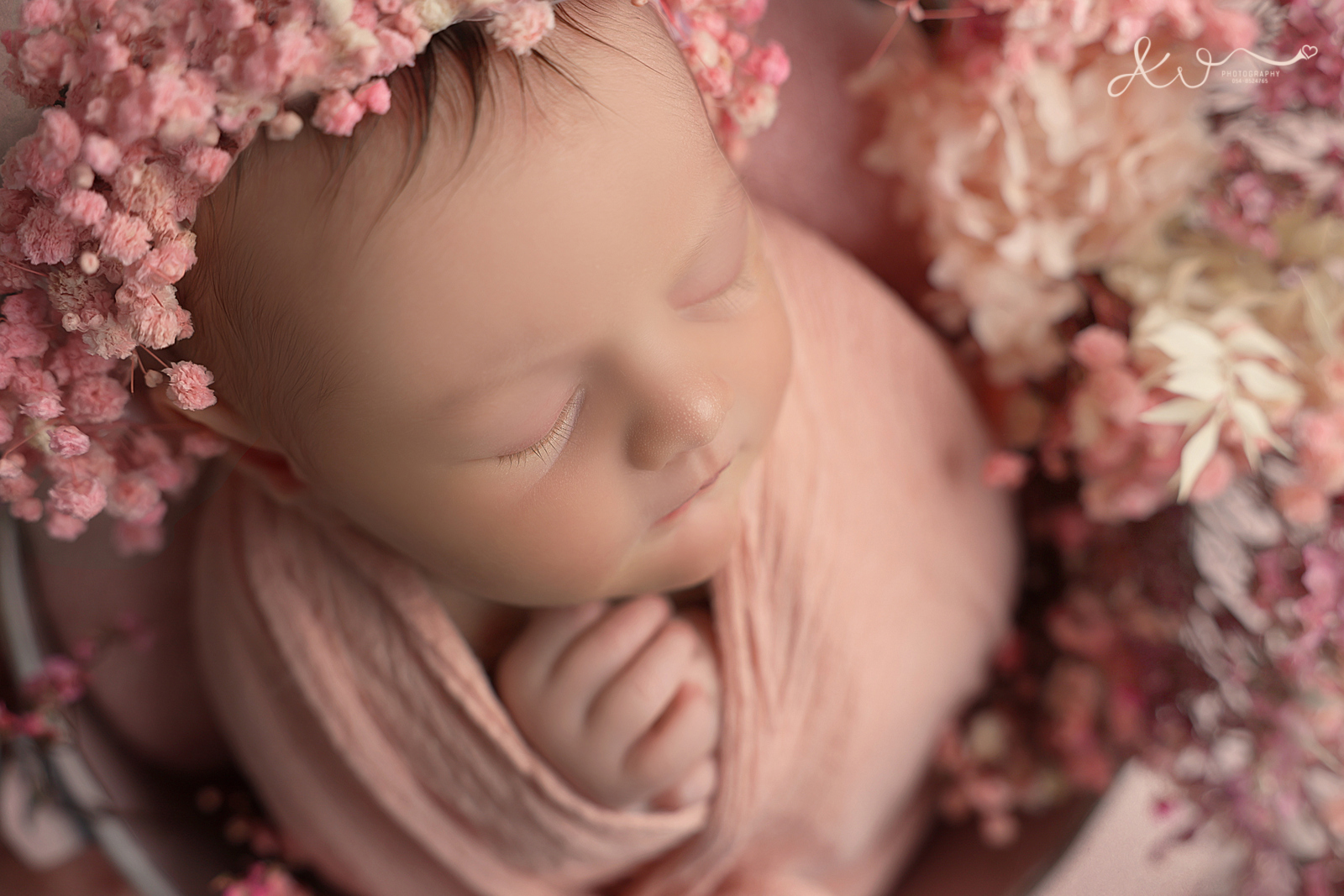 אילה וויג צלמת ניו בורן בבית הלקוח 0548524765 (7).jpg