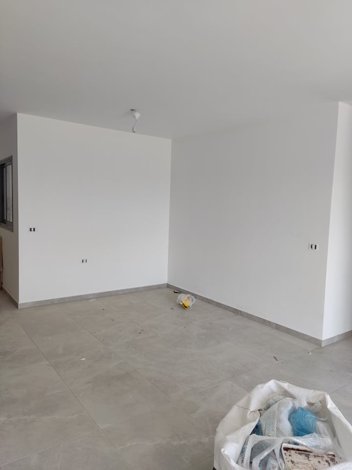 אמאני אפור מרוצף 2.jpg