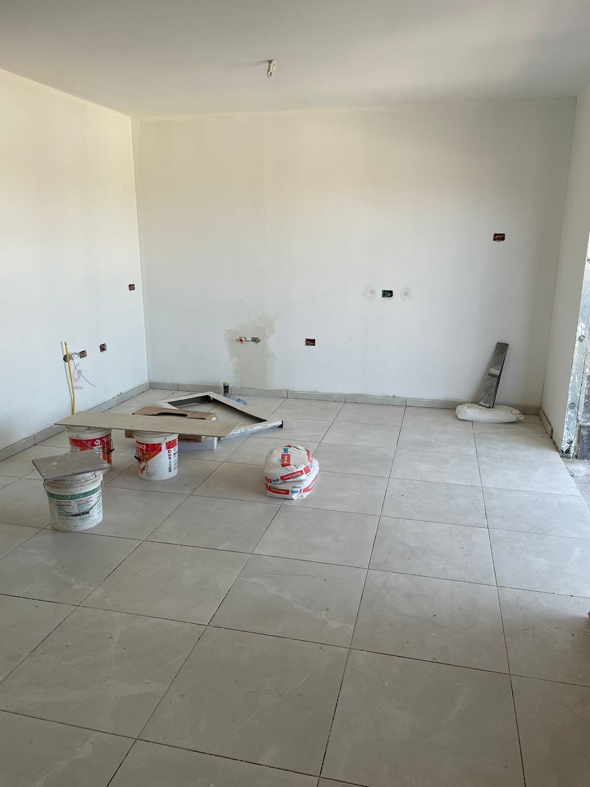 אמאני לבן מרוף 3.jpg