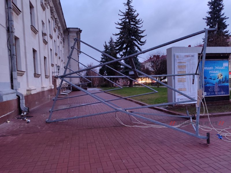 אנטישמיות באוקראינה חנוכיה שהוצבה בעיר_2025-12-22.jpg