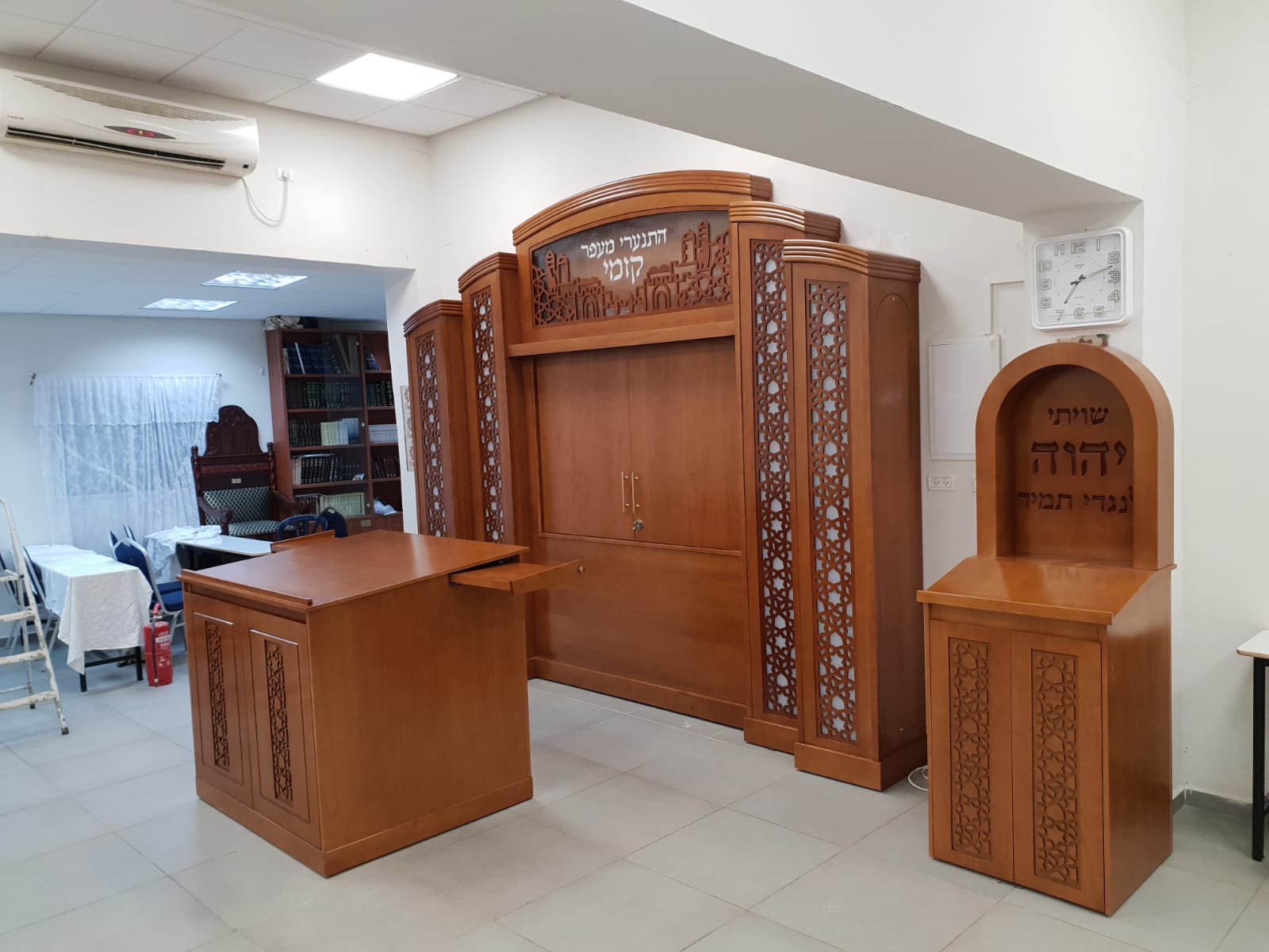 ארון קודש דוסא 1.jpg