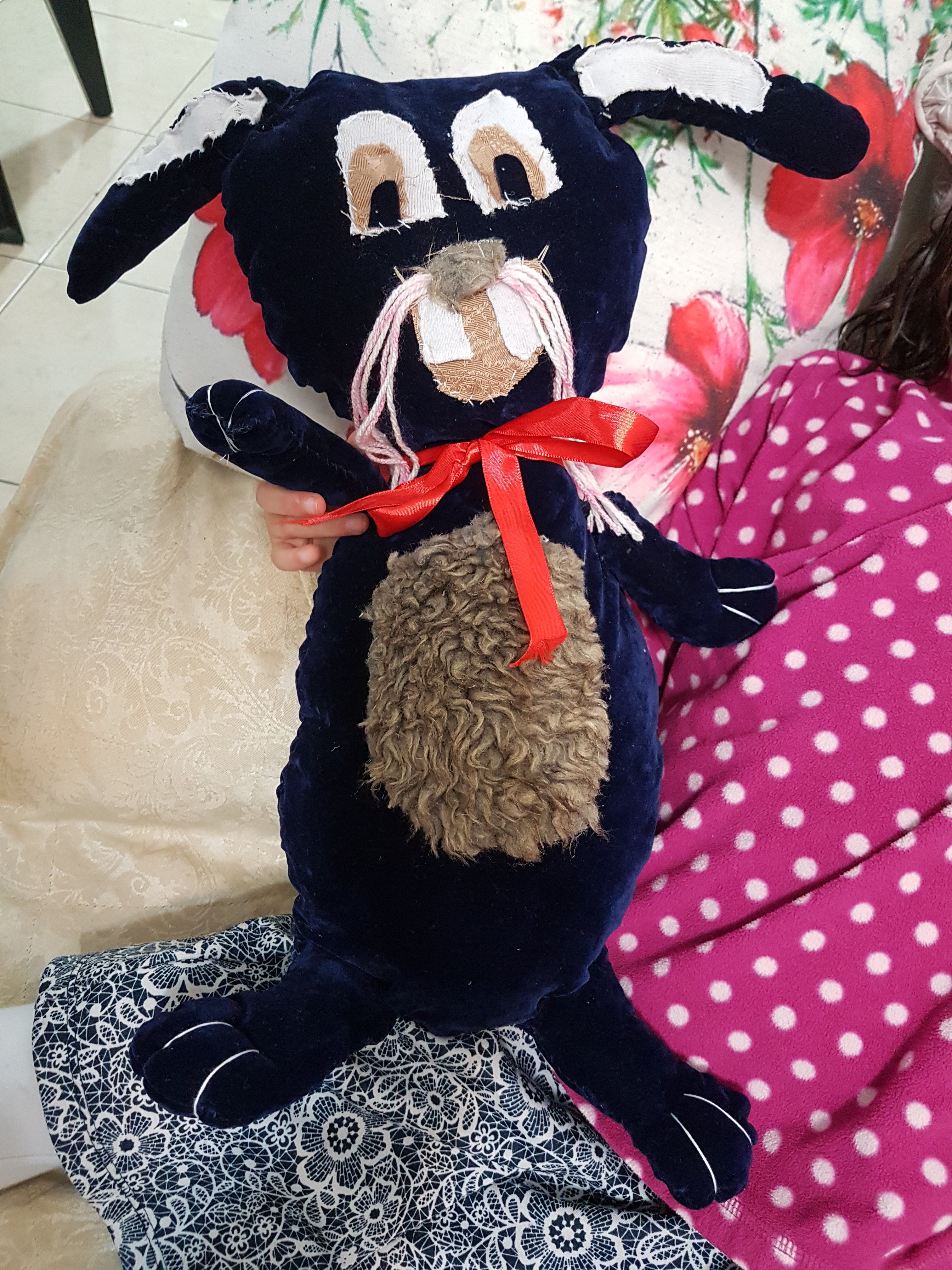 ארנב גדול ביד.jpg