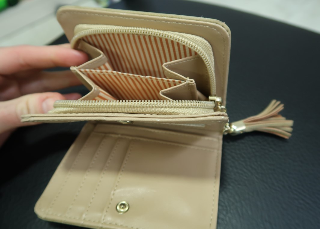 ארנק למסירה 2.jpg