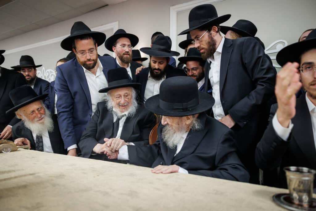 באמירת מזל טוב.jpg