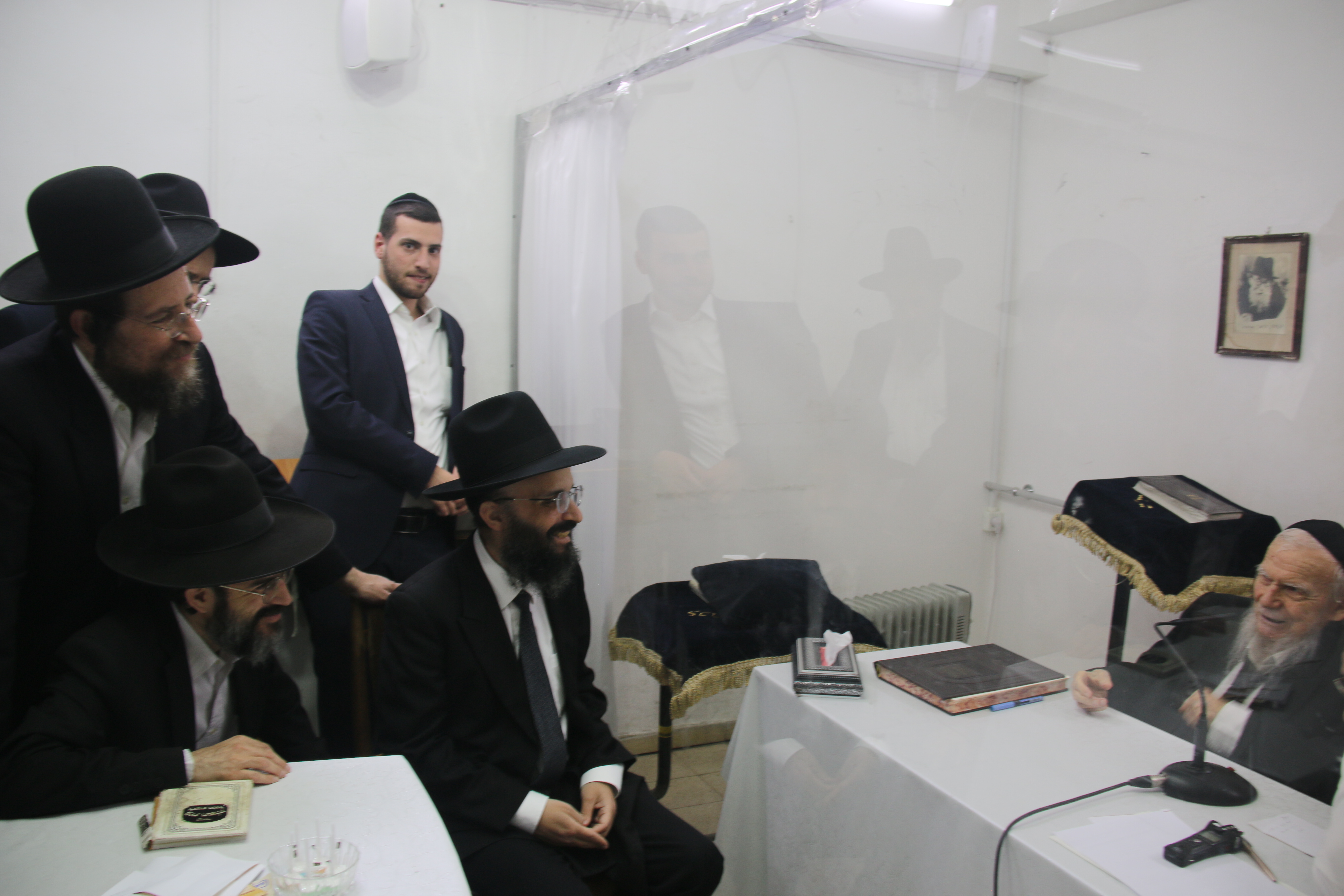 בבית ר' גרשון.JPG