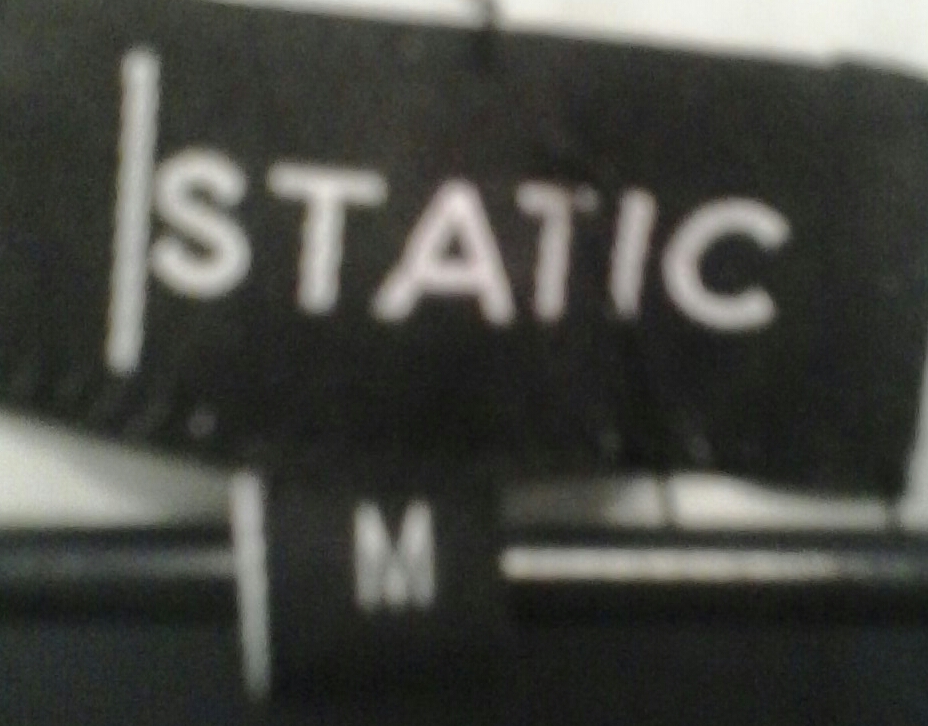 בגד תווית.jpg