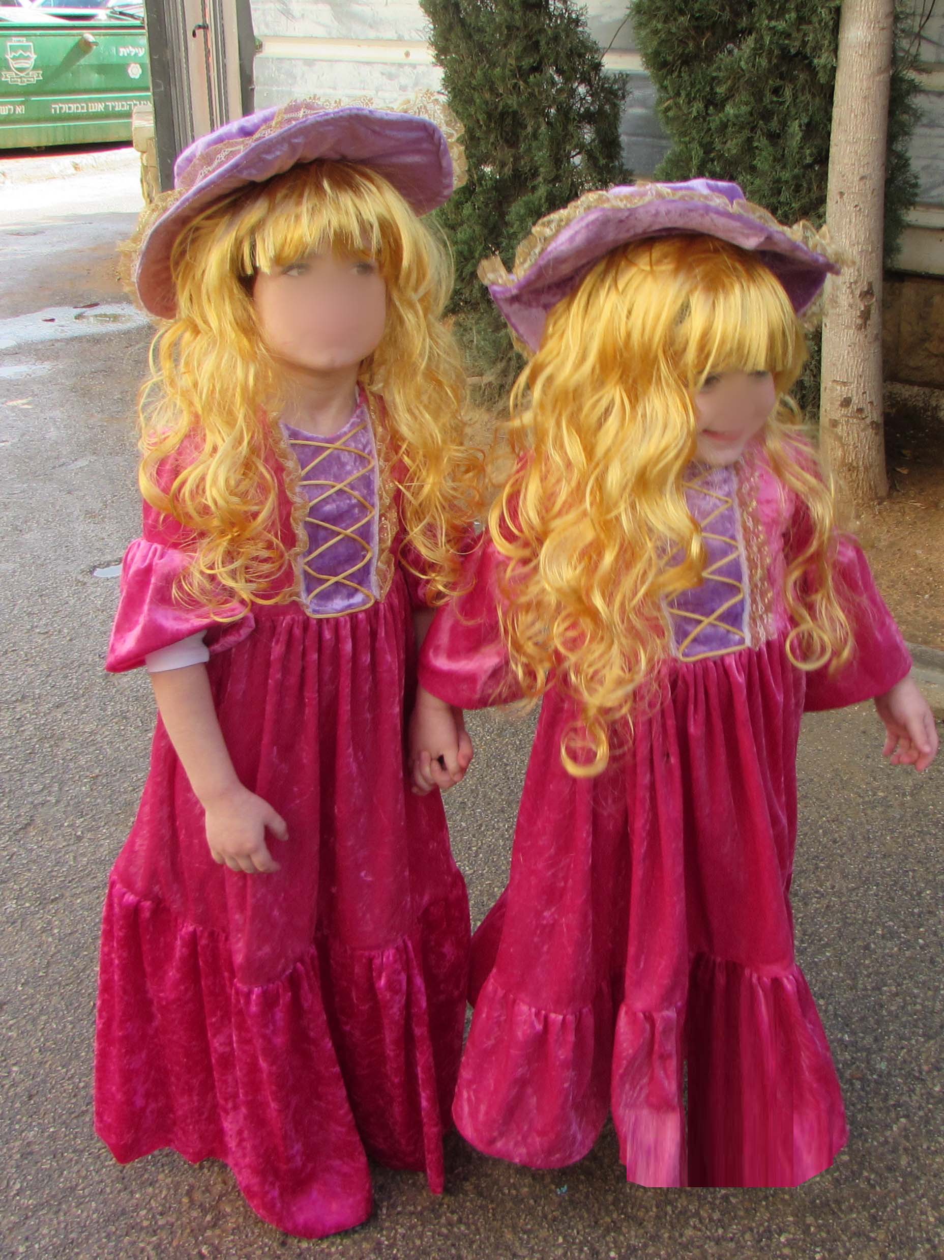 בובות חרסינה1.jpg