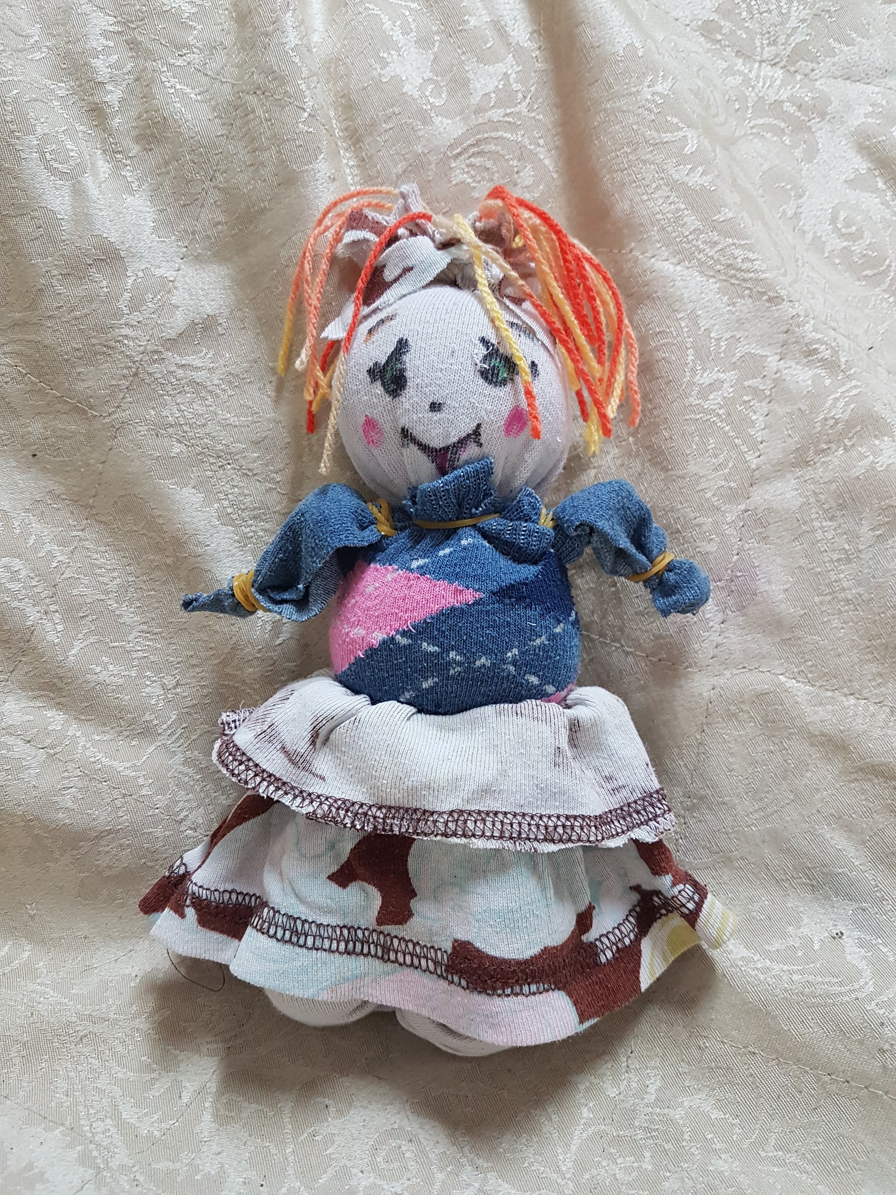 בובת גרב עליזה.jpg