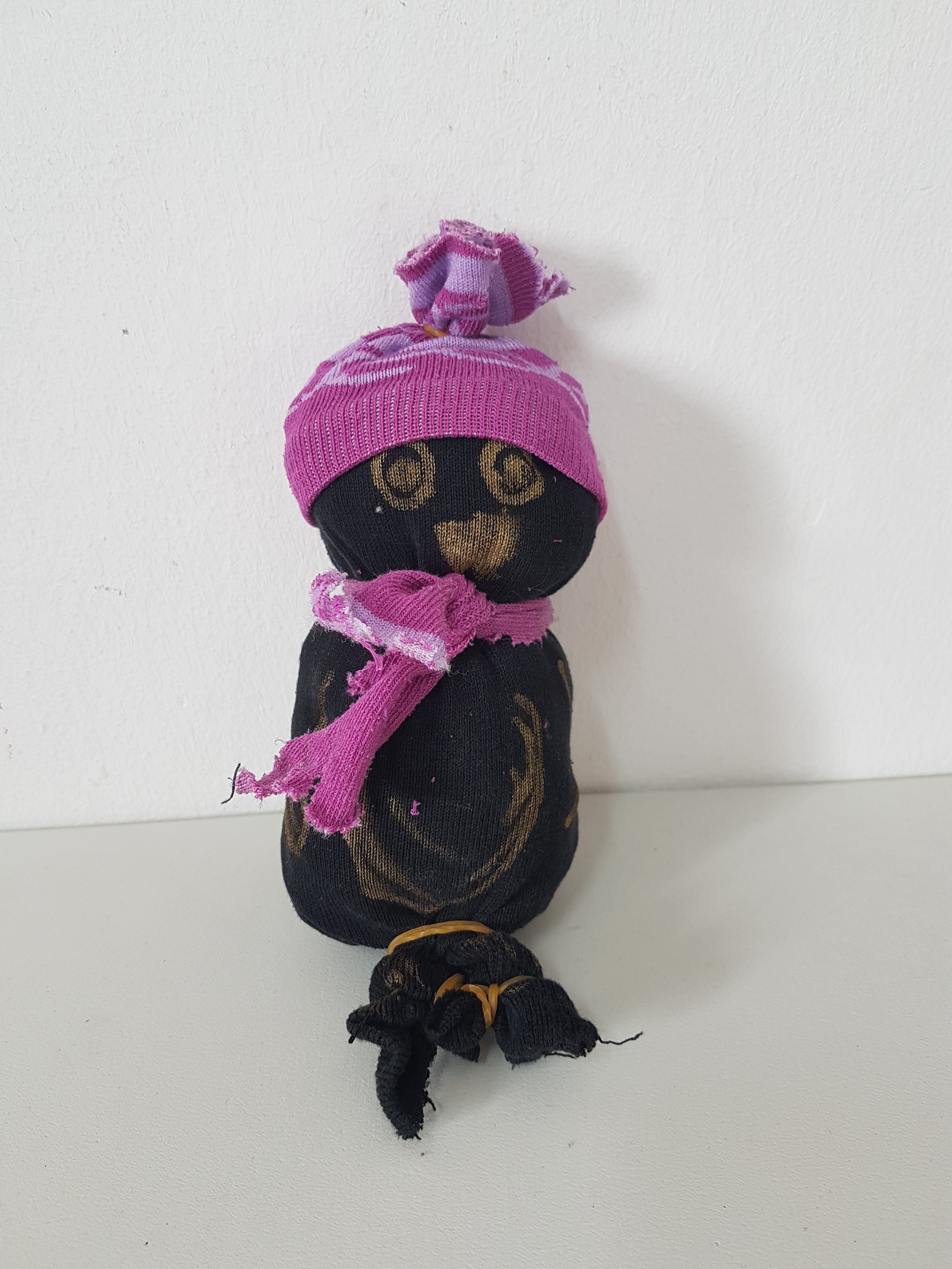 בובת פינגויין מגרביים.jpg