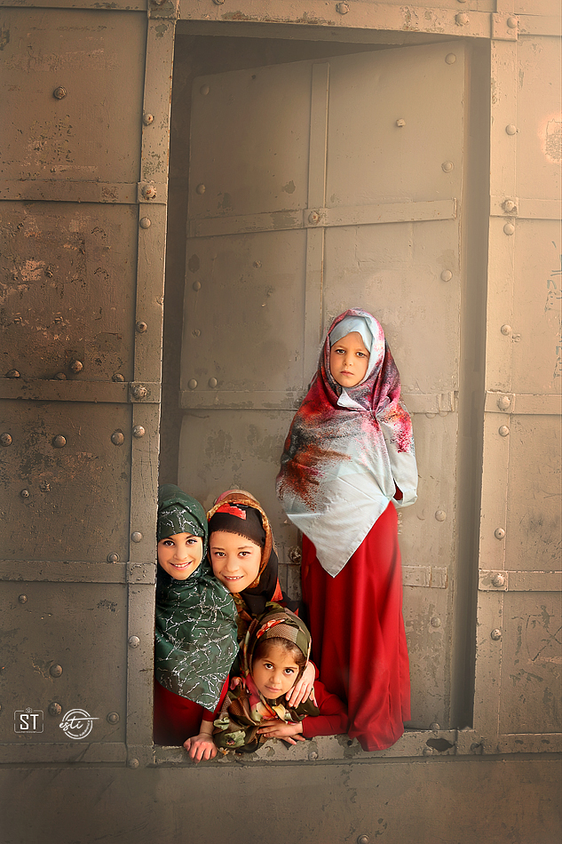 בחלון מ לוגו.jpg