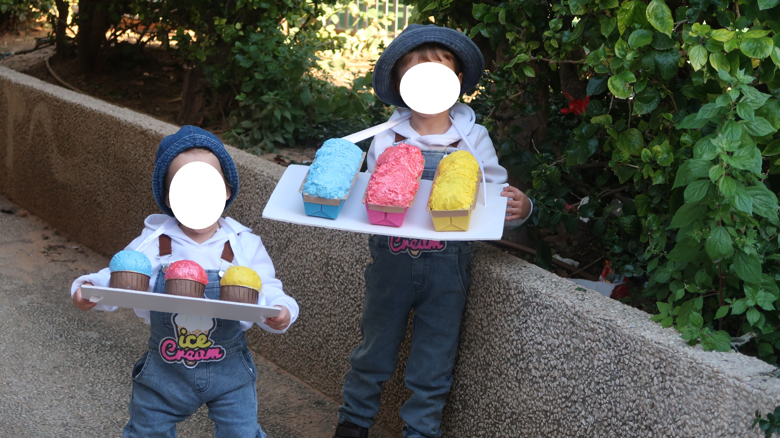 בנים גלידה.png