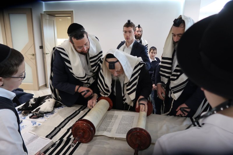 בעליה לתורה.jpg