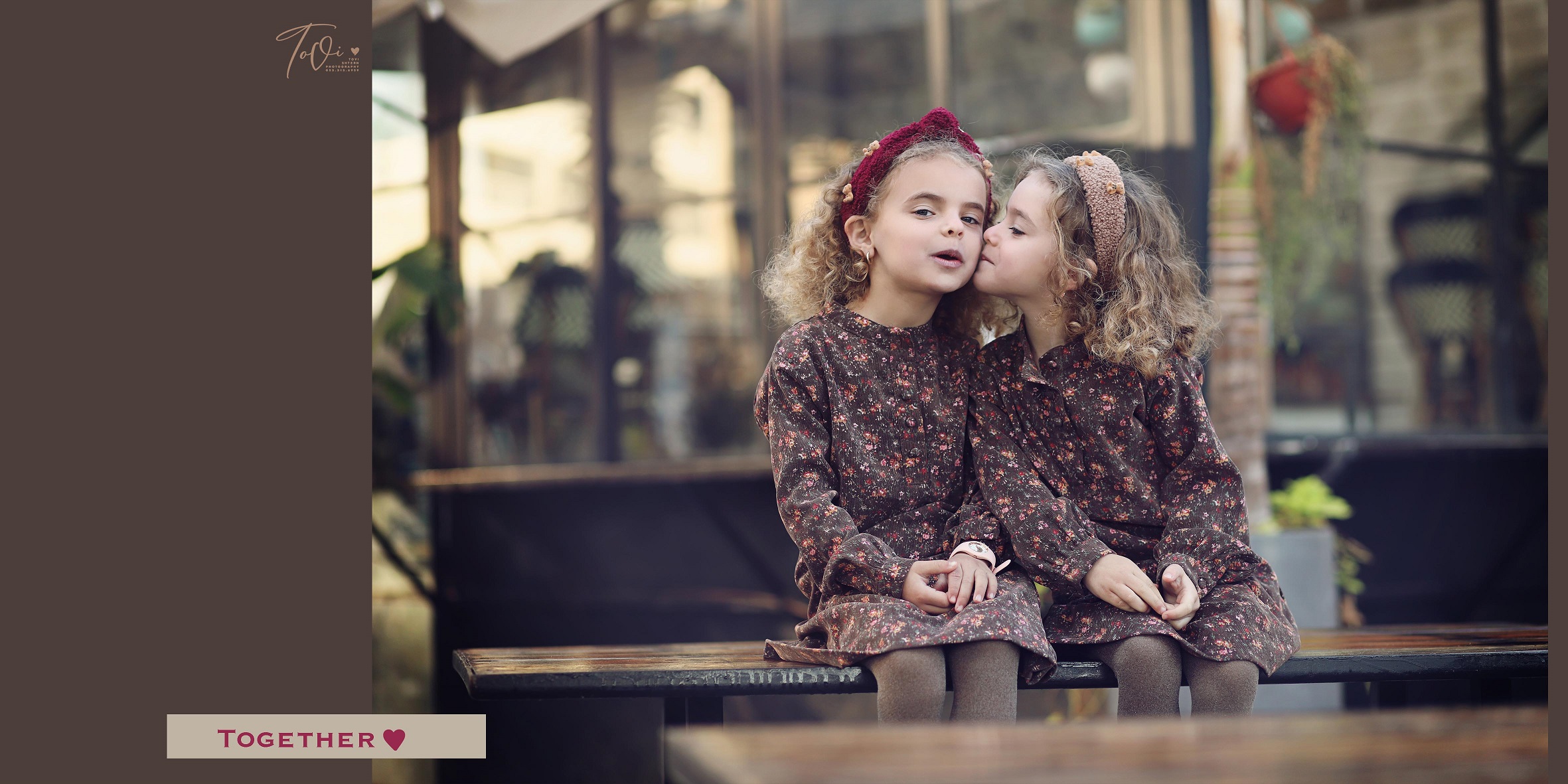 ברכי ושרי במסעדה.jpg