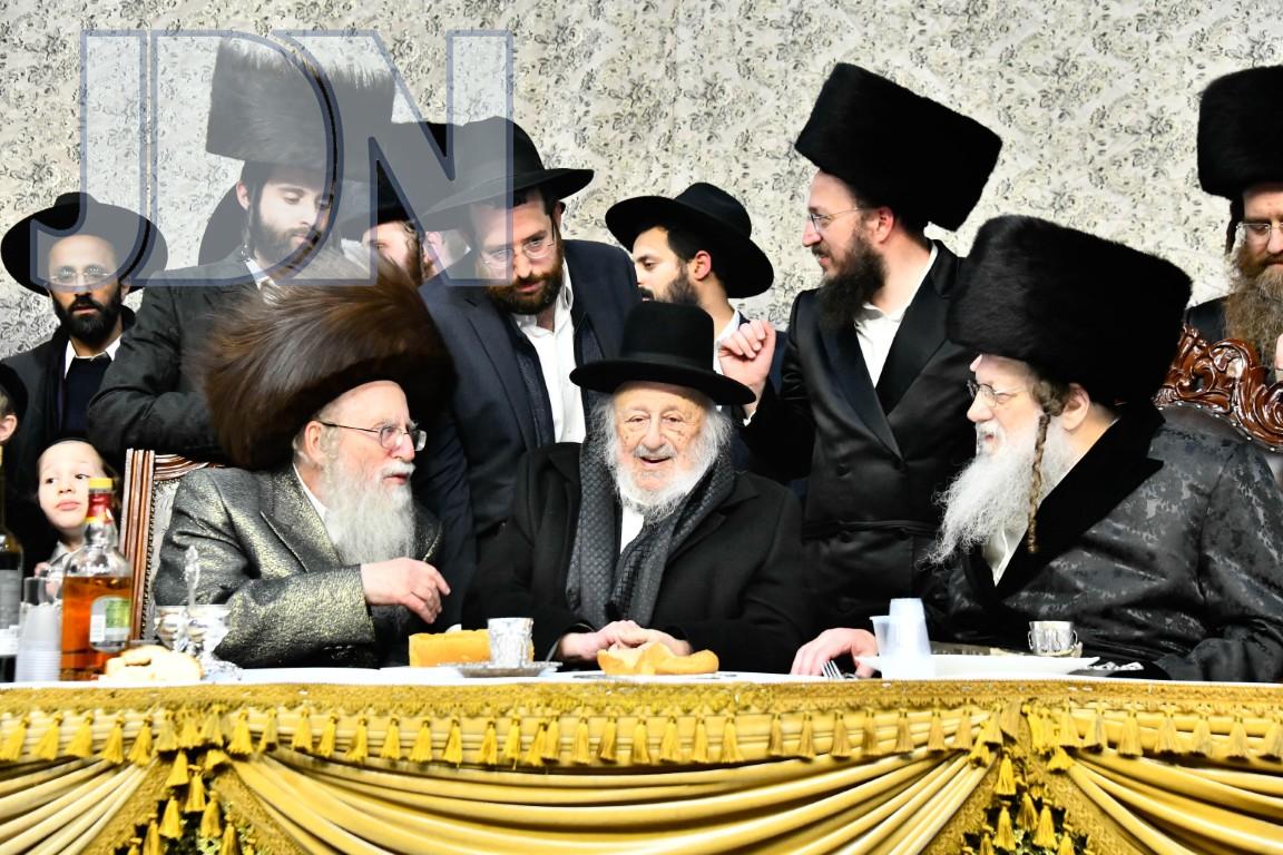 בשולחן המזרח.jpg