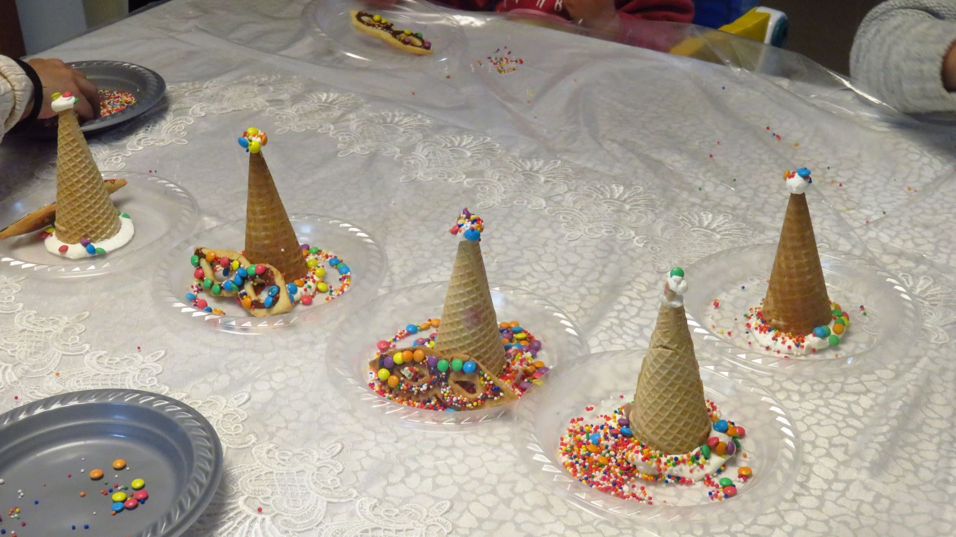 גביעים מקושטים.JPG