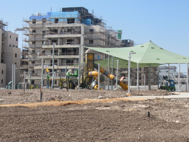 גינה מאחורי שערי בית שמש (2).JPG