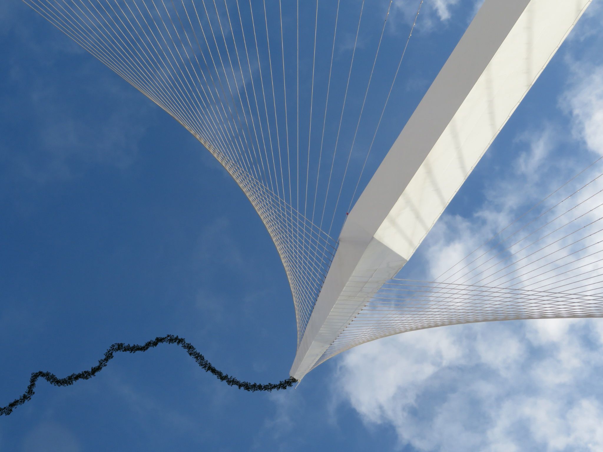 גשר המיתרים כעיפרון נוסף.jpg