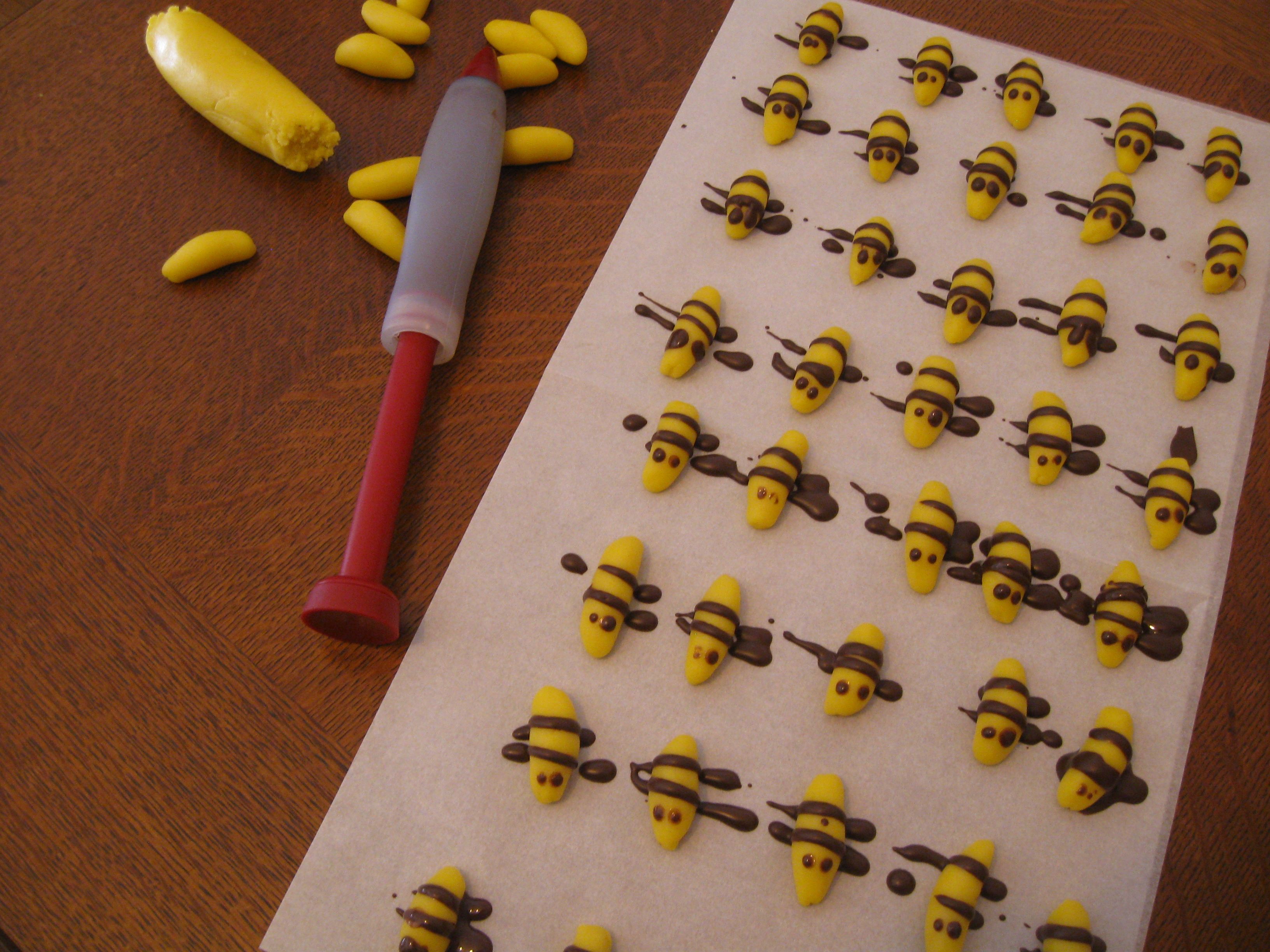 דבורים ממרציפן (1).JPG