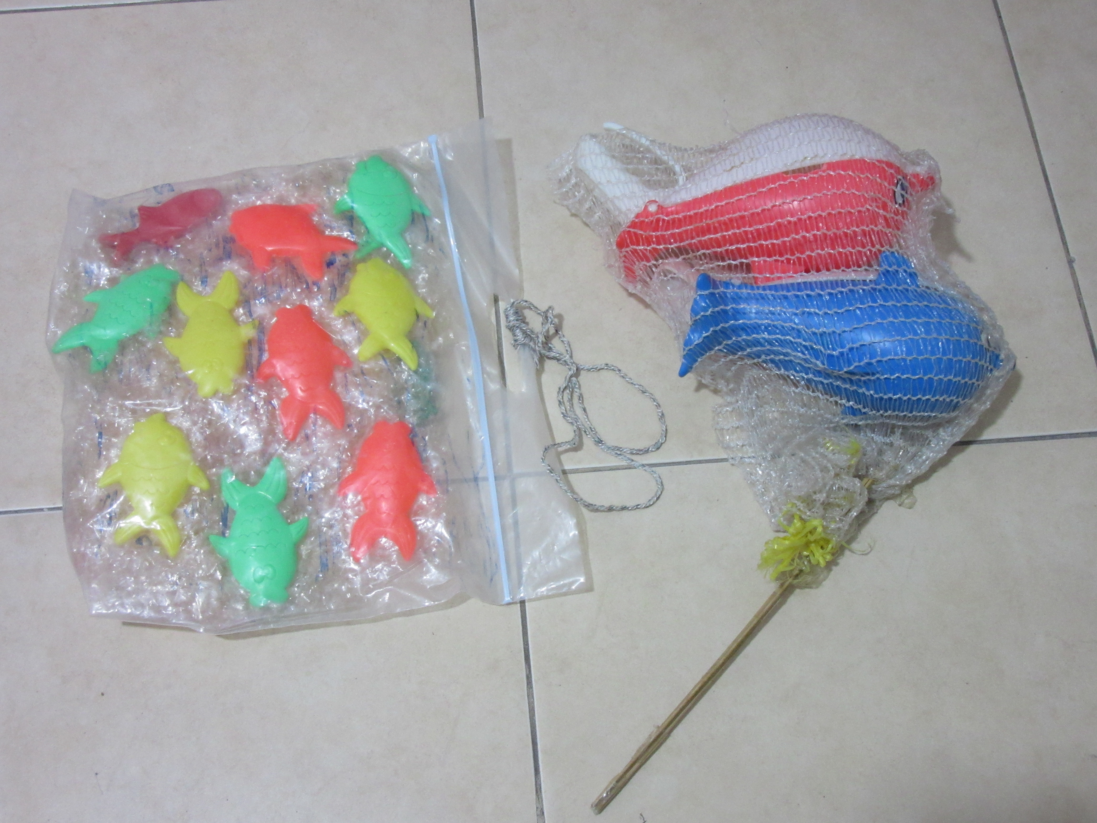 דגים גדולים וקטנים לדייג.JPG