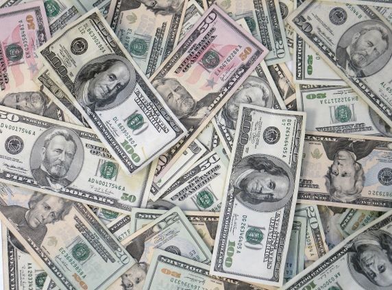 דולרים.jpg