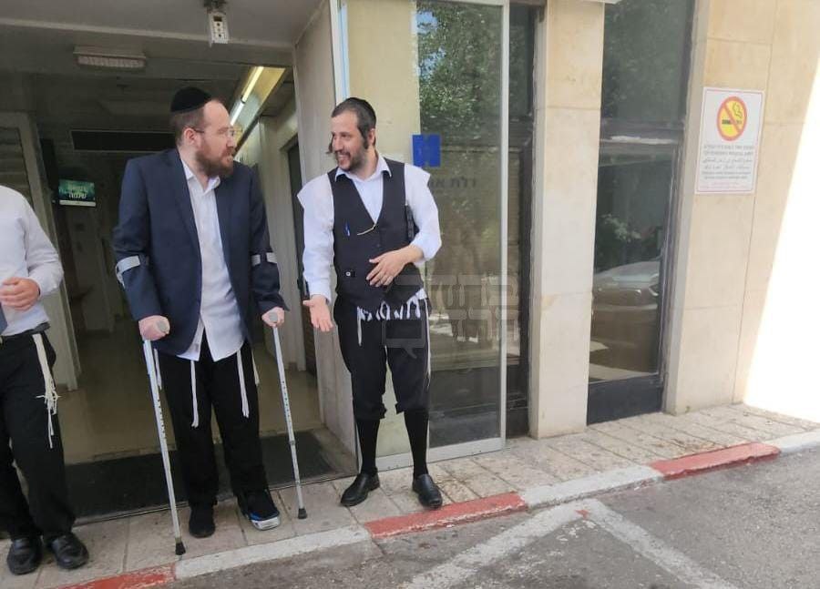 האב השכול הרב אברהם נח פאלי שוחרר לאחר 62 יום.jpg