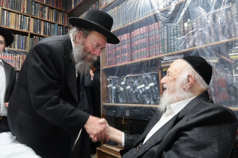 הגר''י קרליבך מנהל ת''ת באר יהושע.jpg