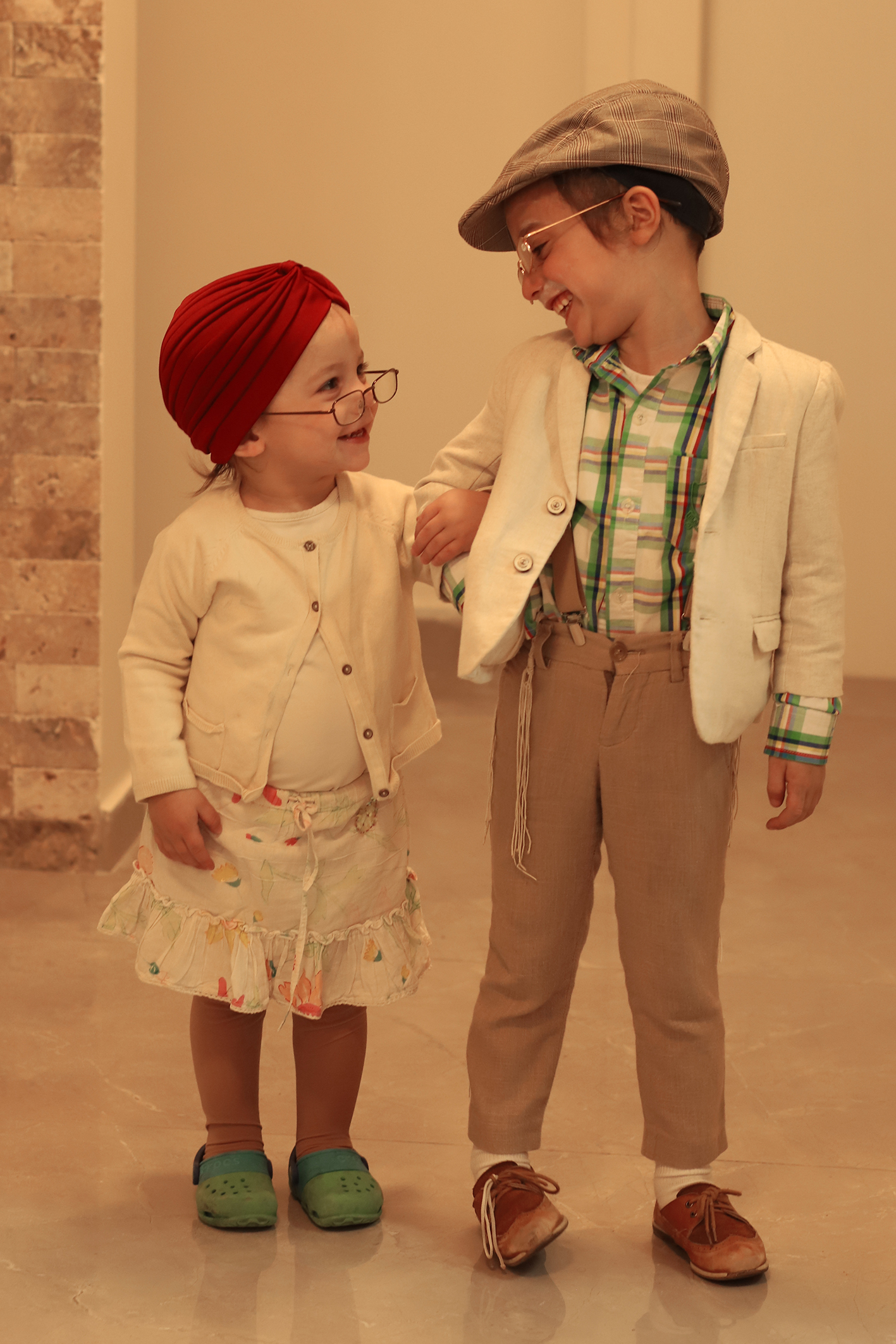 הזוג הצעיר שלנו.jpg