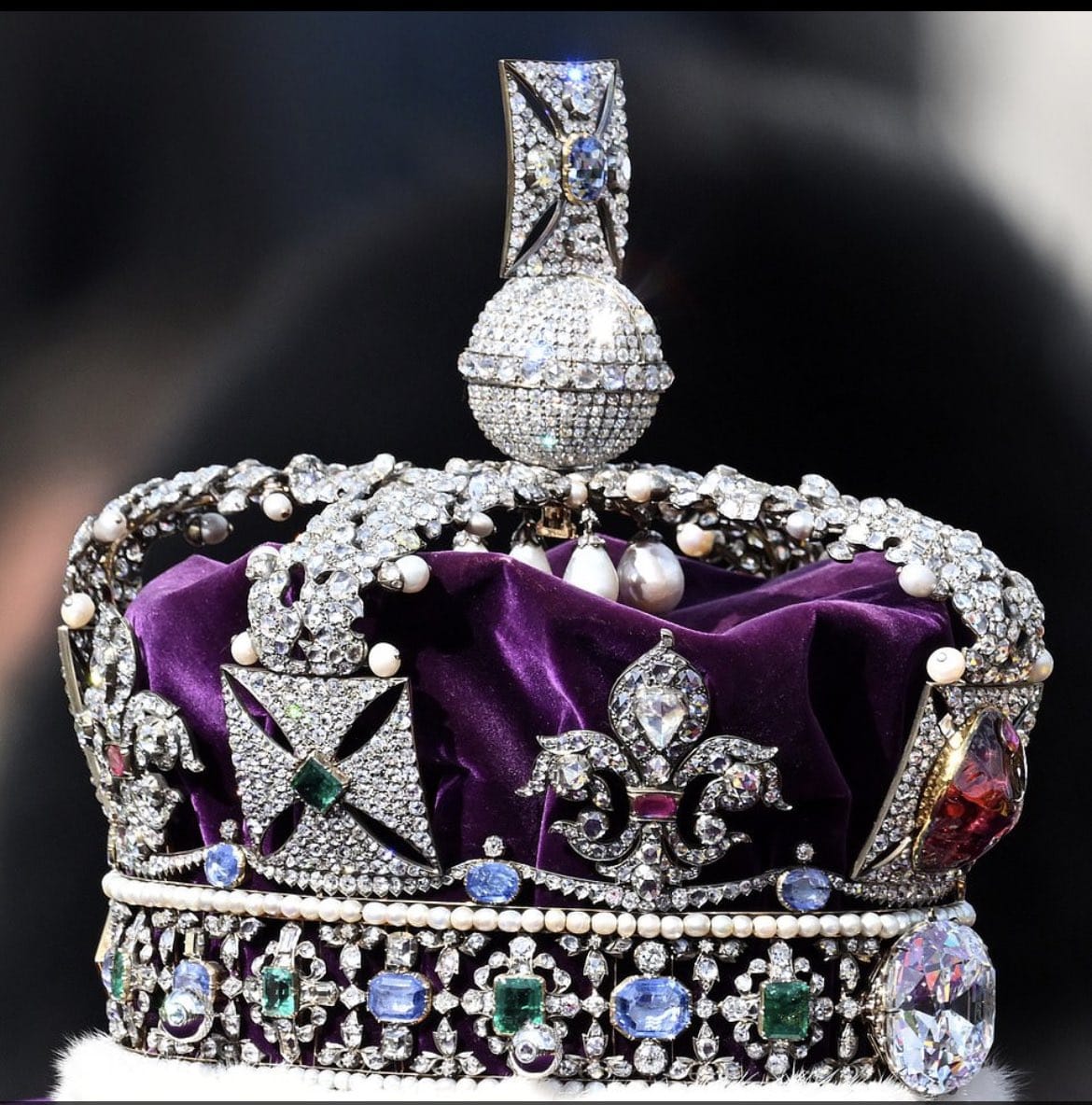 הכתר של מלכת בריטניה.jpg