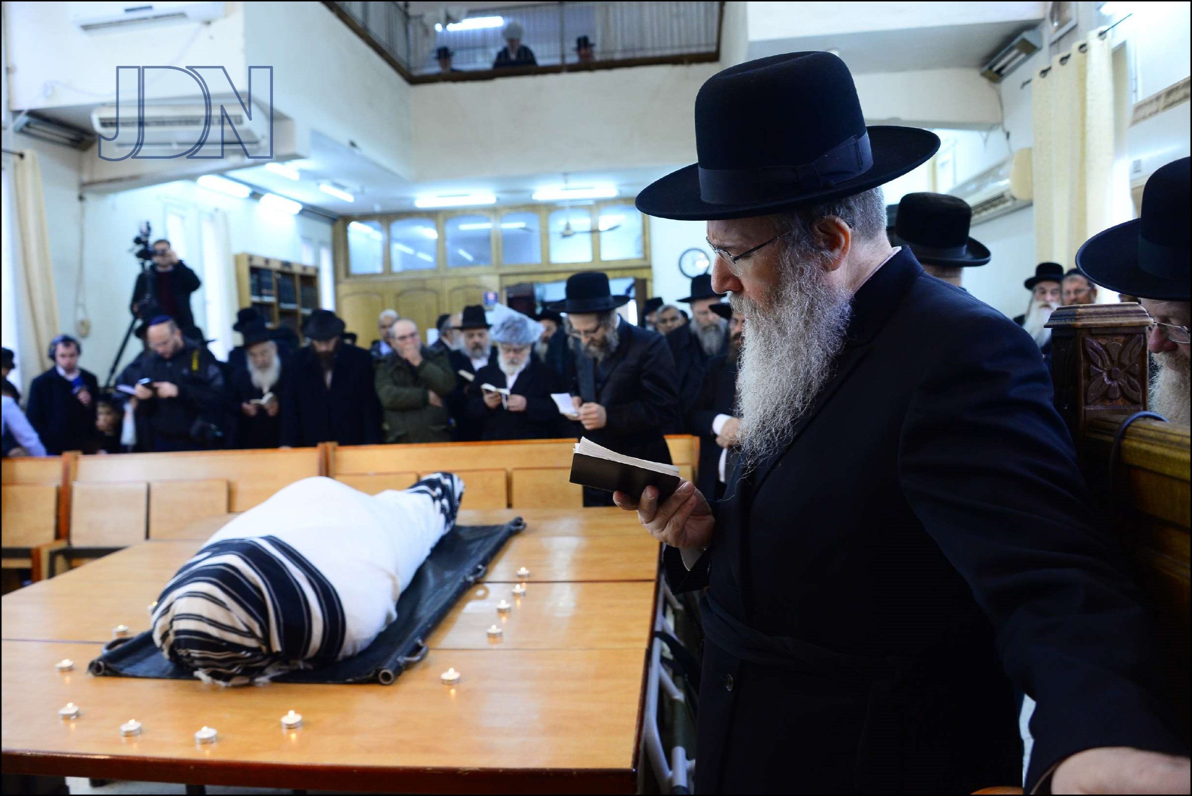 הלויית-הרב-לנדא-זצל-לרר-16 (1).jpg