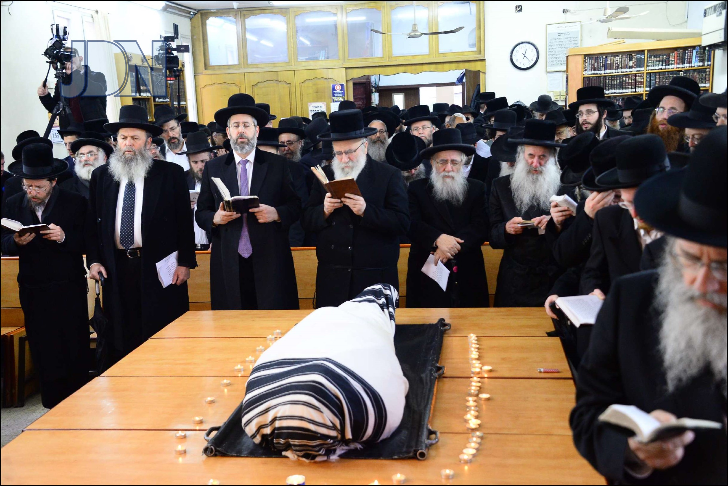 הלויית-הרב-לנדא-זצל-לרר-47.jpg