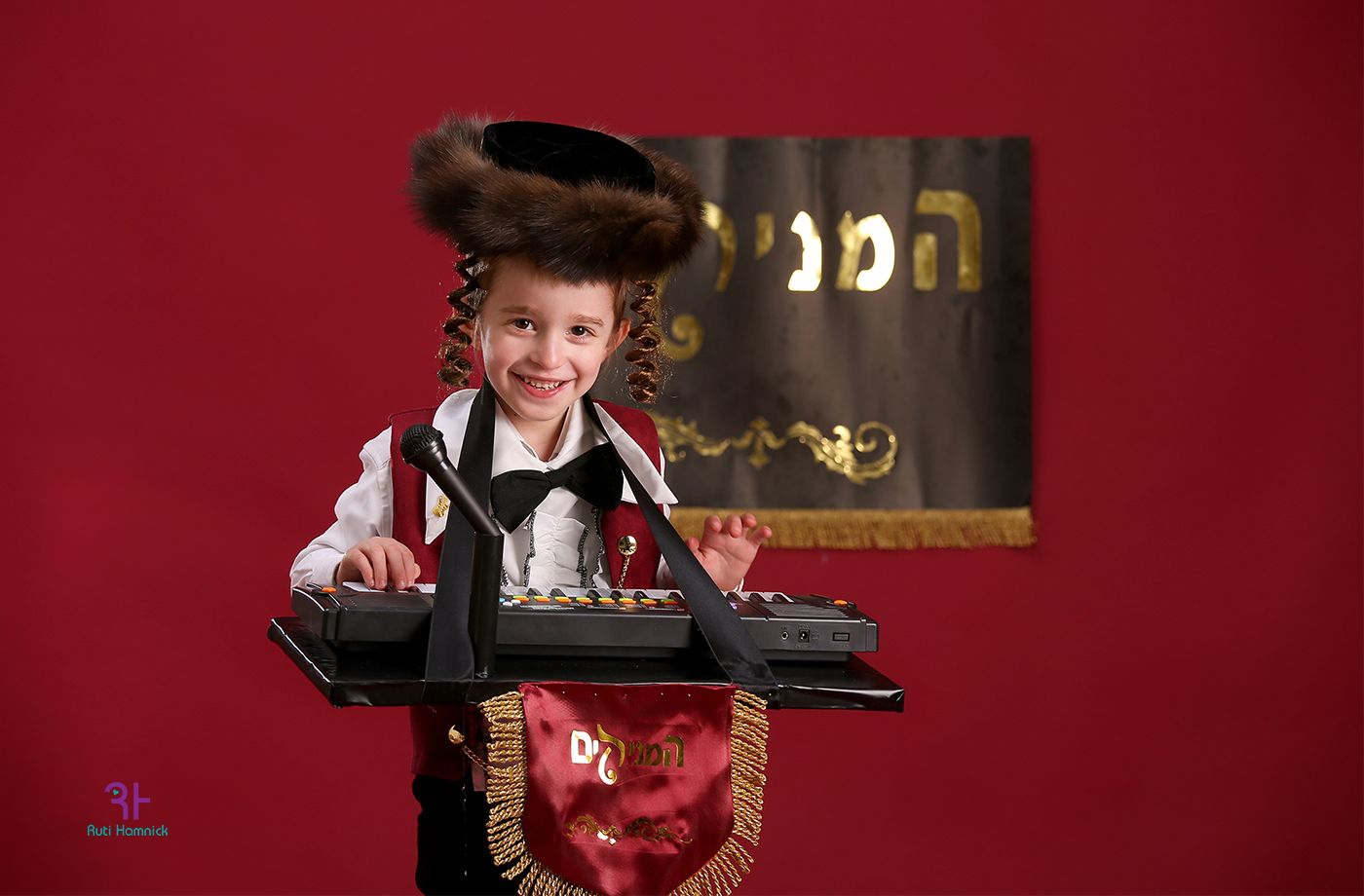 המניקים 2.jpg