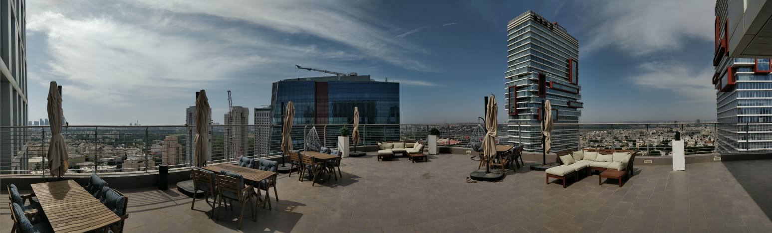 המרפסת באמפרסנד.jpg