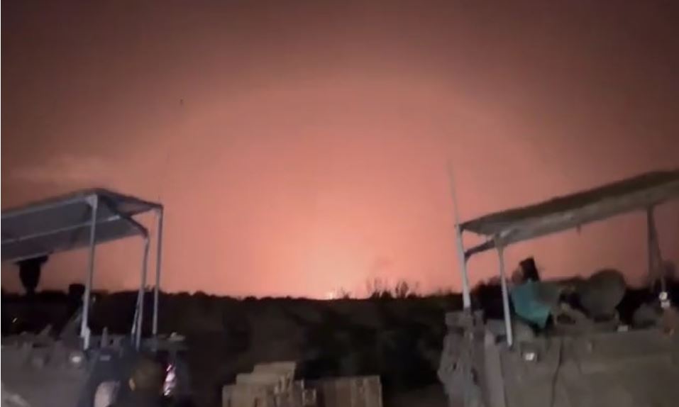 הפצצות בדיר בלאח.JPG