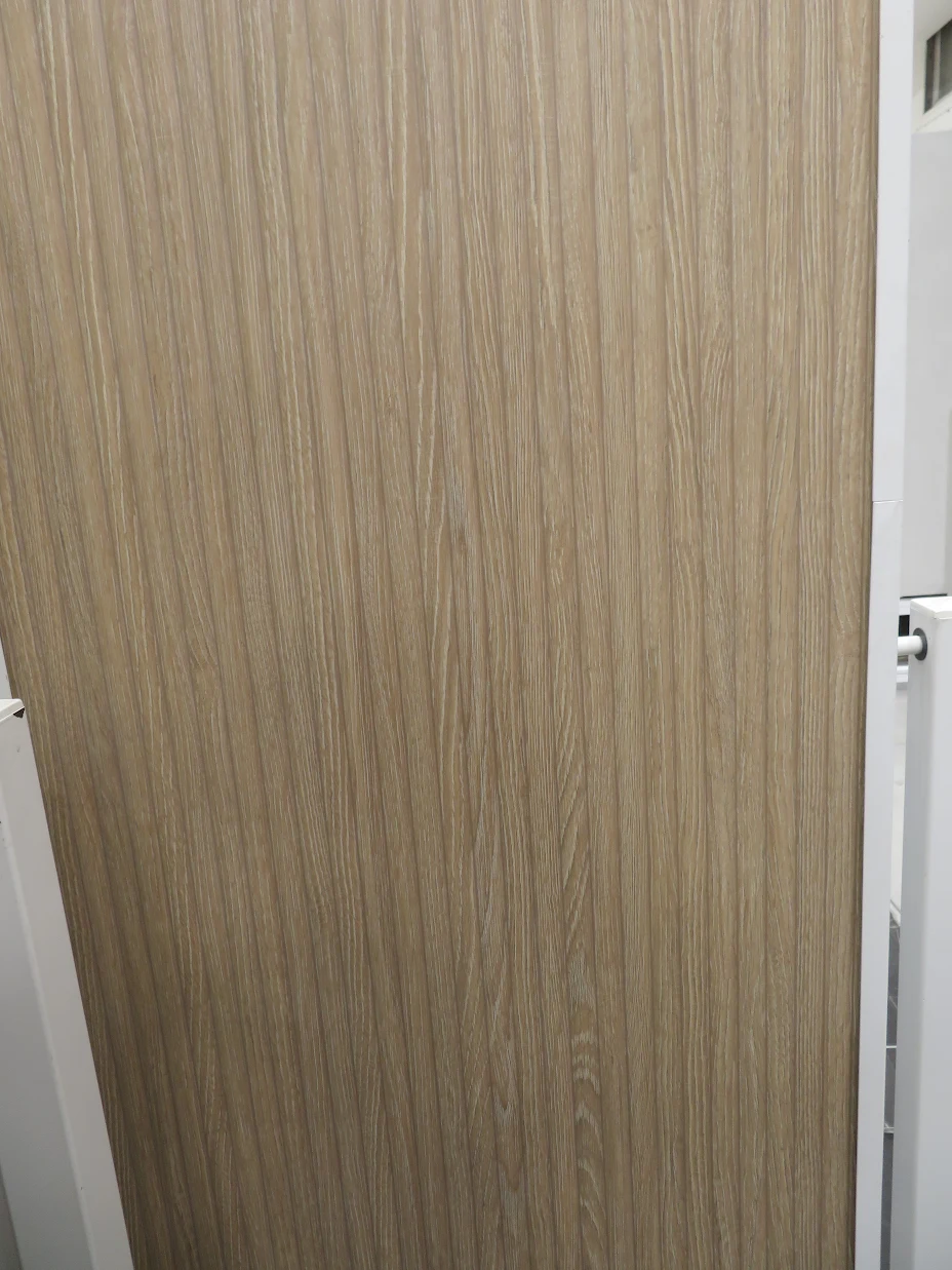 וודלי ליין רדווד עץ.png