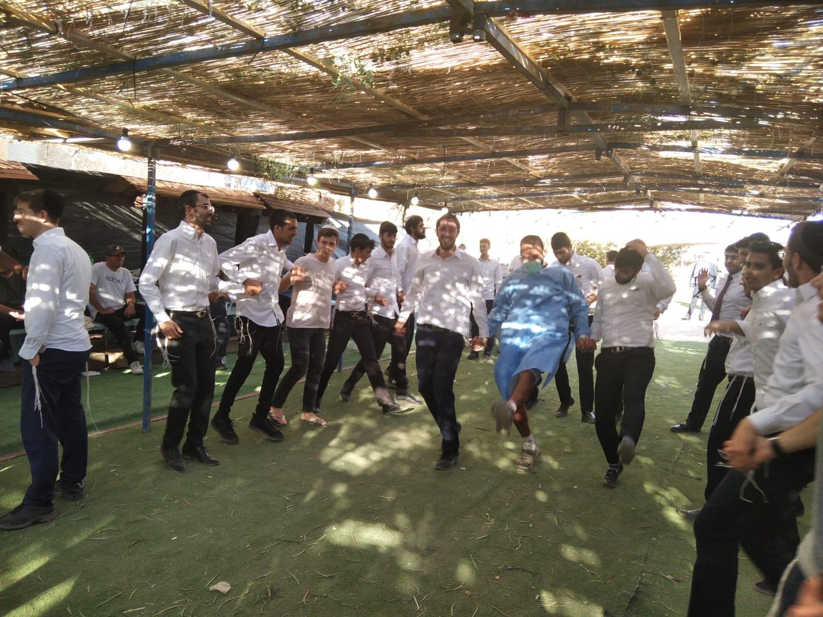 ושמחת בחגך.jpg