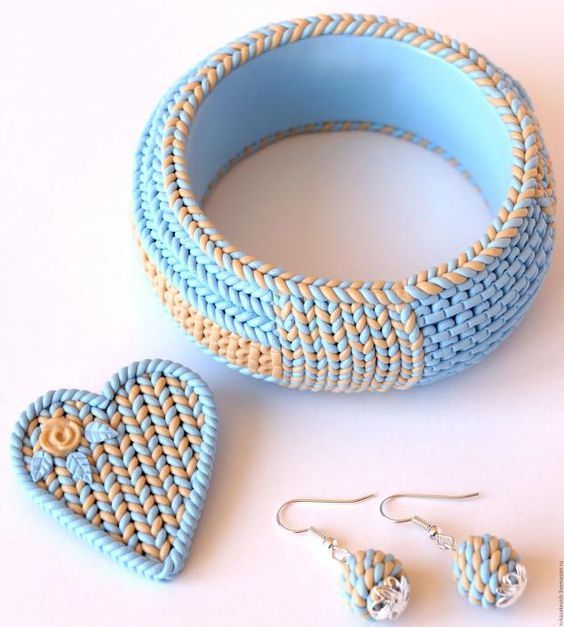 חבקים מפימו.jpg