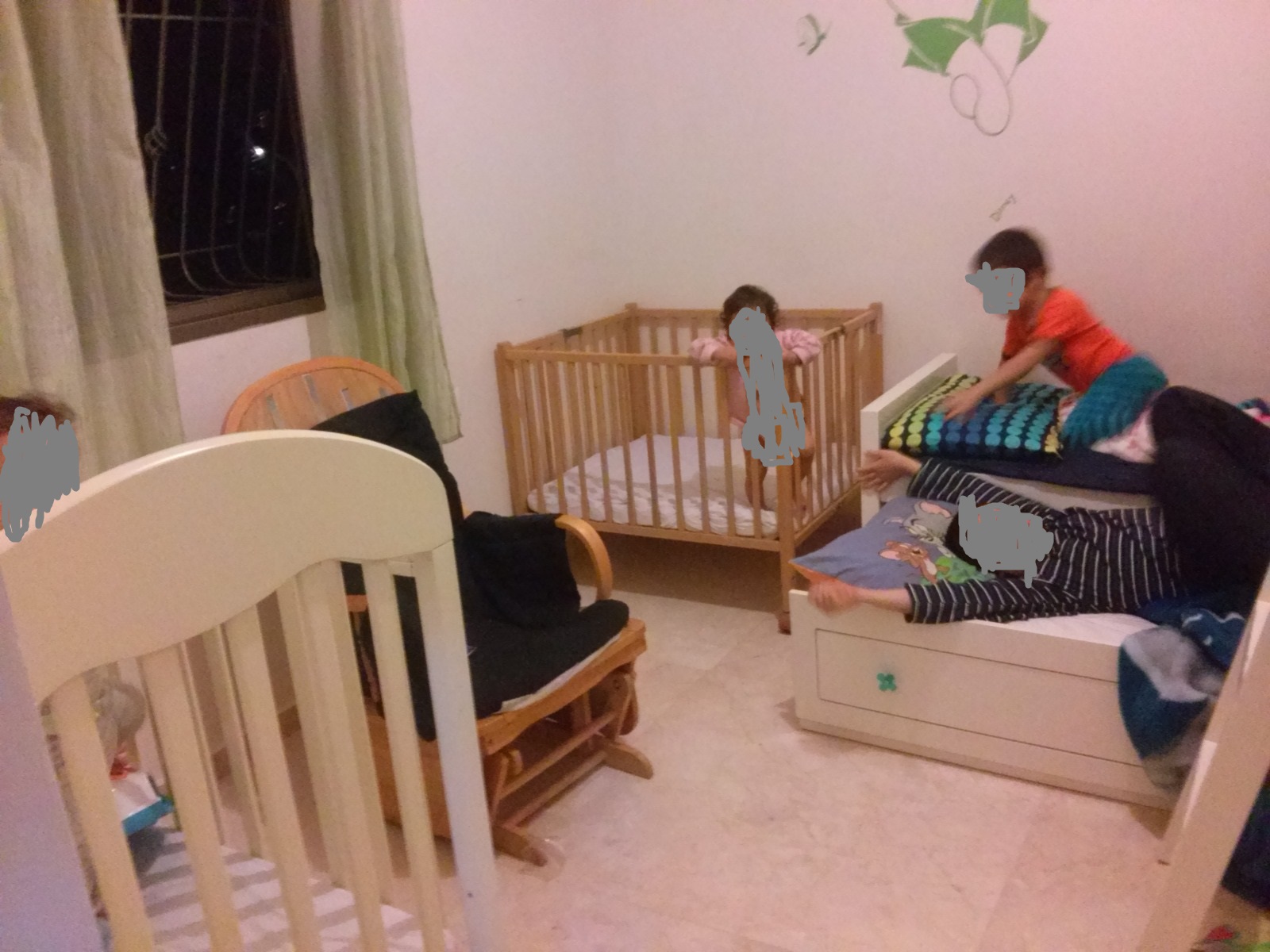 חדר בנות לפני.jpg1.jpg