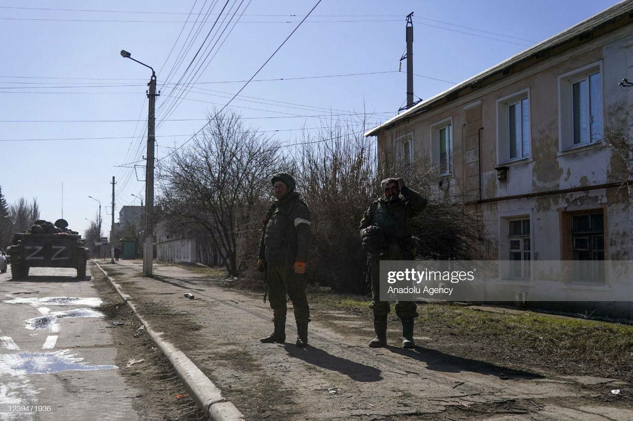 חיילים רוסים במריופול ג.jpg