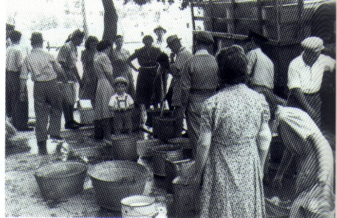 חלוקת מים בירושלים.jpg