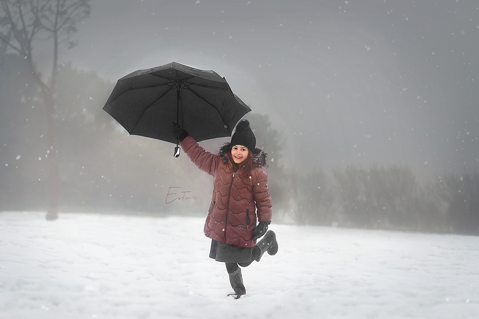 חני מטריה רגל קדימה מ.jpg