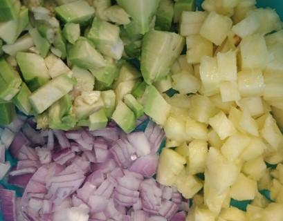 טורטיה וסלט (4) (Mobile).jpeg