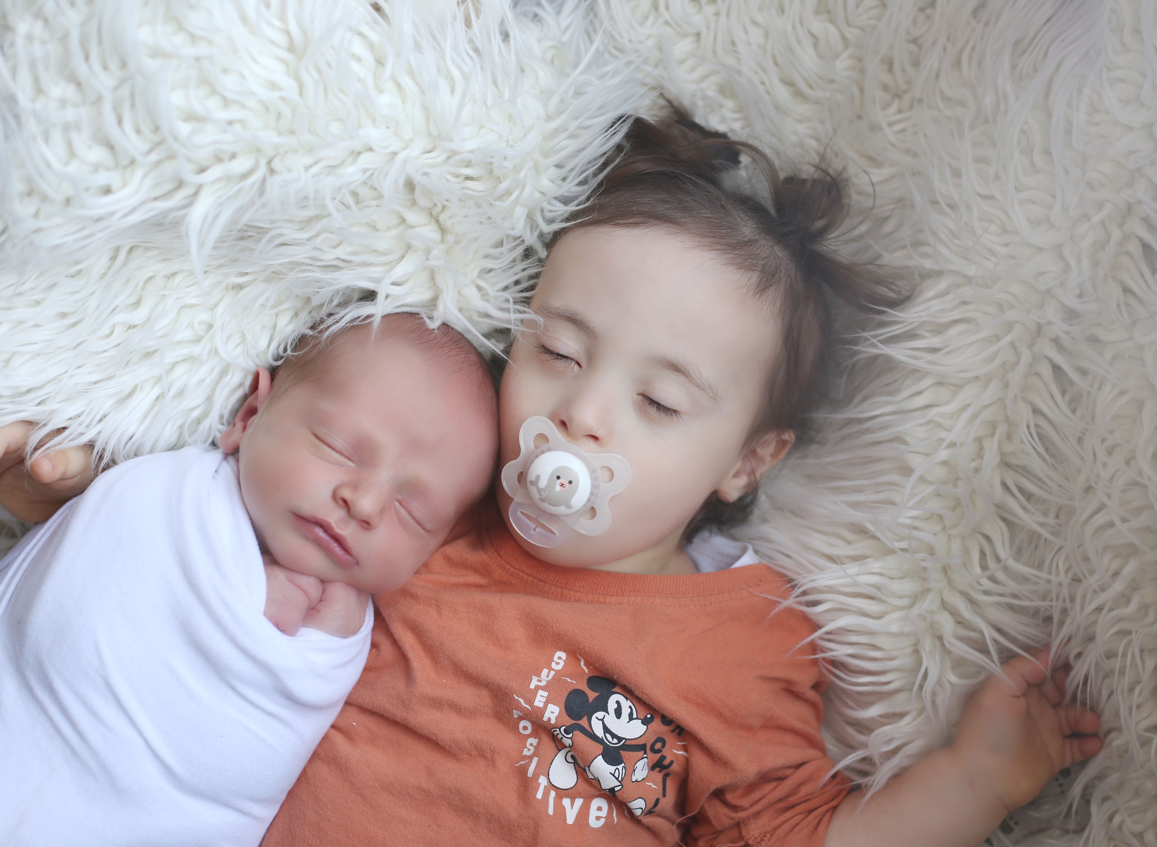 יונתן ומיכאל.jpg