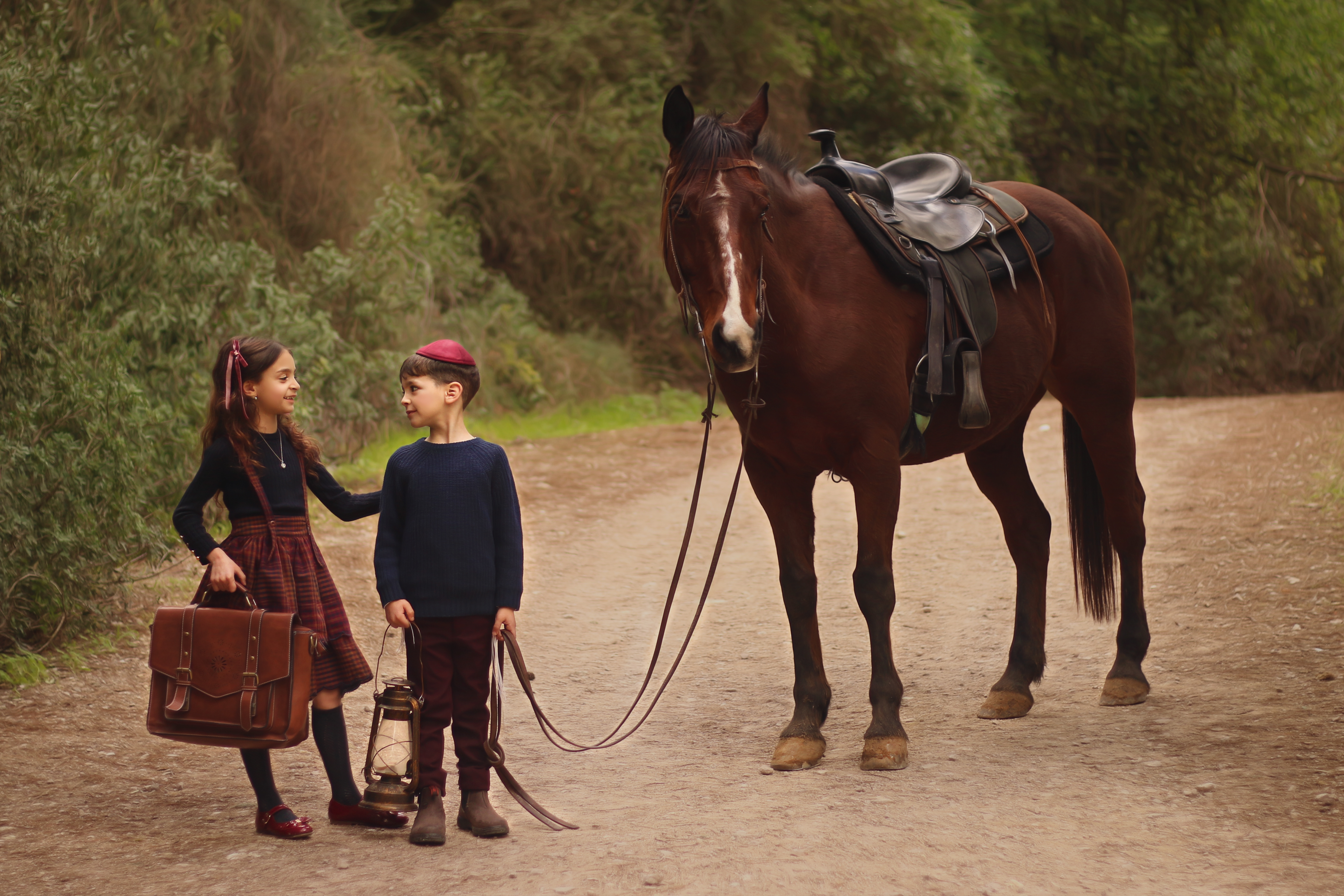 ילדים עם סוס1.jpg